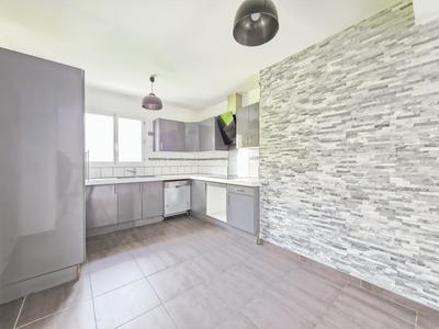 Maison - 100 m² - 6 pièces