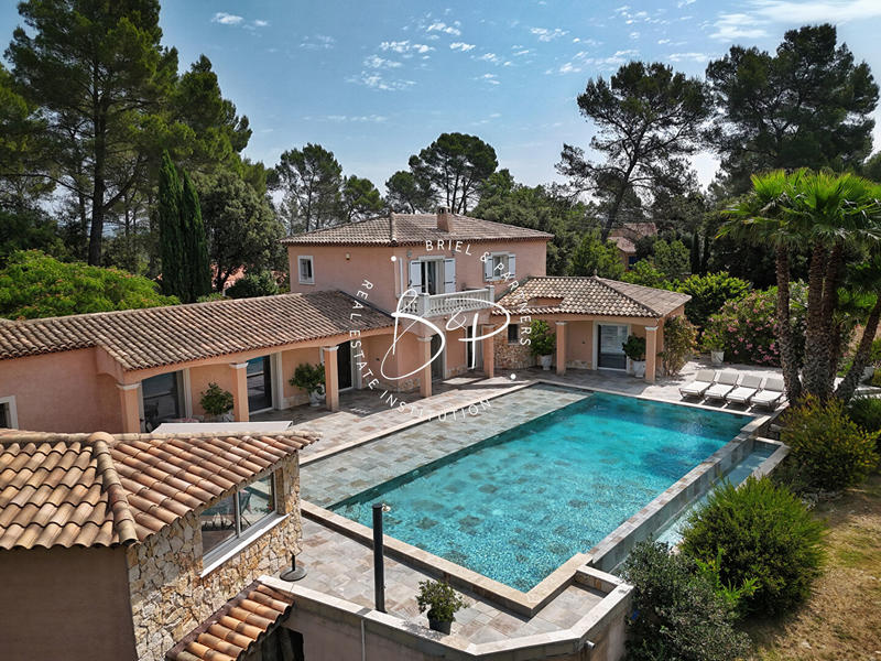 Maison - 244 m² - 7 pièces