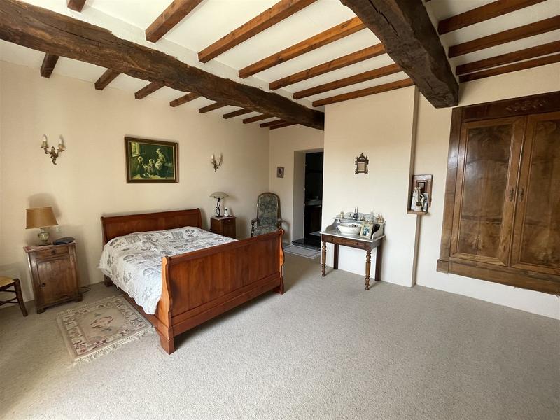 Maison ancienne - 240 m² - 10 pièces