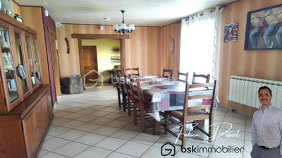 Maison traditionnelle - 207 m² - 8 pièces