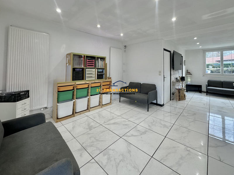 Maison traditionnelle - 169 m² - 6 pièces