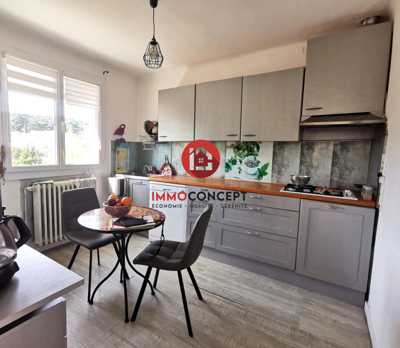 Maison traditionnelle - 153 m² - 7 pièces