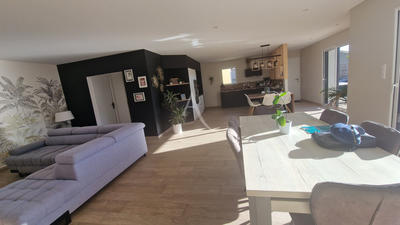 Maison - 161 m² - 6 pièces