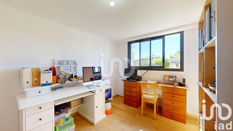 Maison - 220 m² - 7 pièces