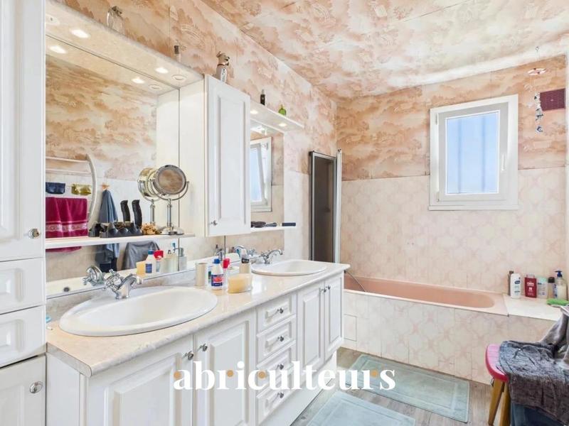 Maison ancienne - 96 m² - 7 pièces