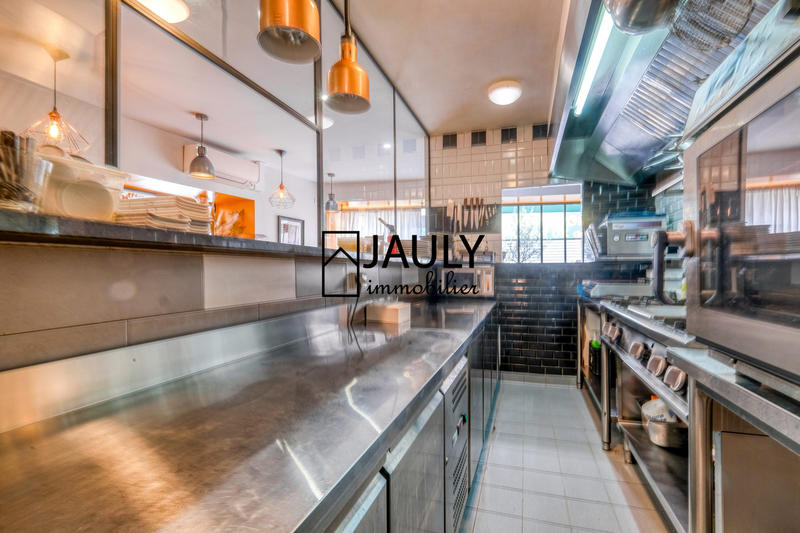 Fonds de commerce - 110 m²