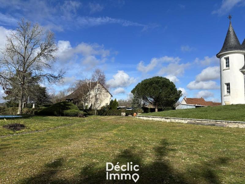 Maison - 265 m² - 11 pièces