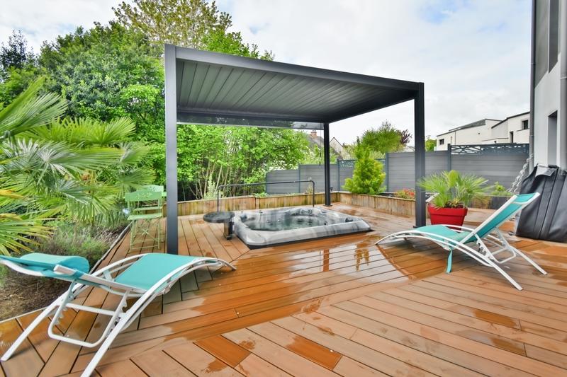 Maison - 320 m² - 6 pièces