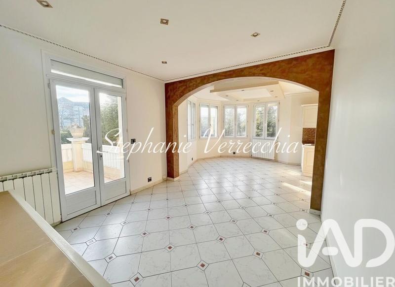 Maison - 157 m² - 8 pièces