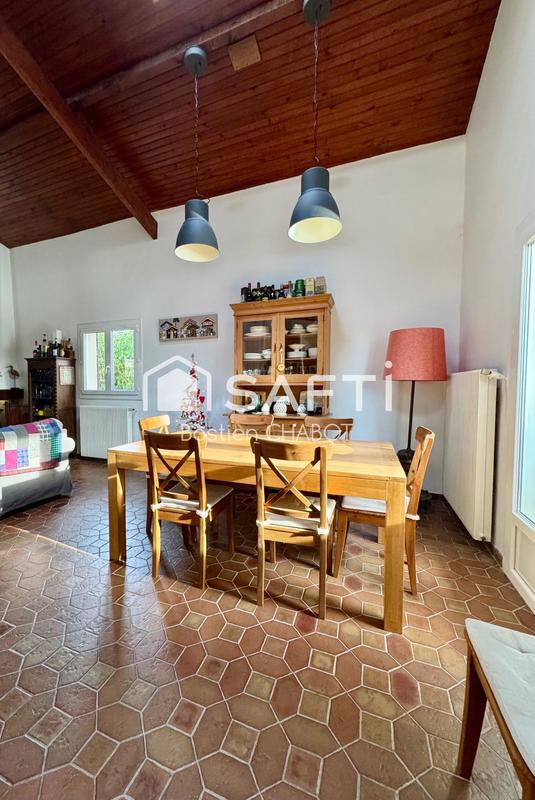 Maison - 162 m² - 6 pièces