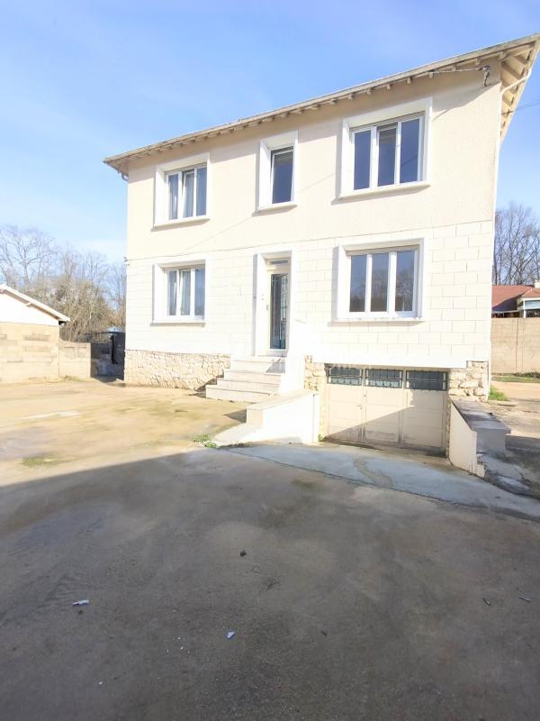 Pavillon - 180 m² - 9 pièces