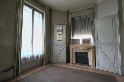 Villa - 200 m² - 13 pièces