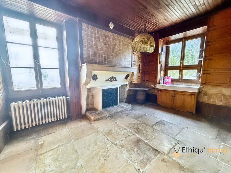 Maison - 218 m² - 10 pièces