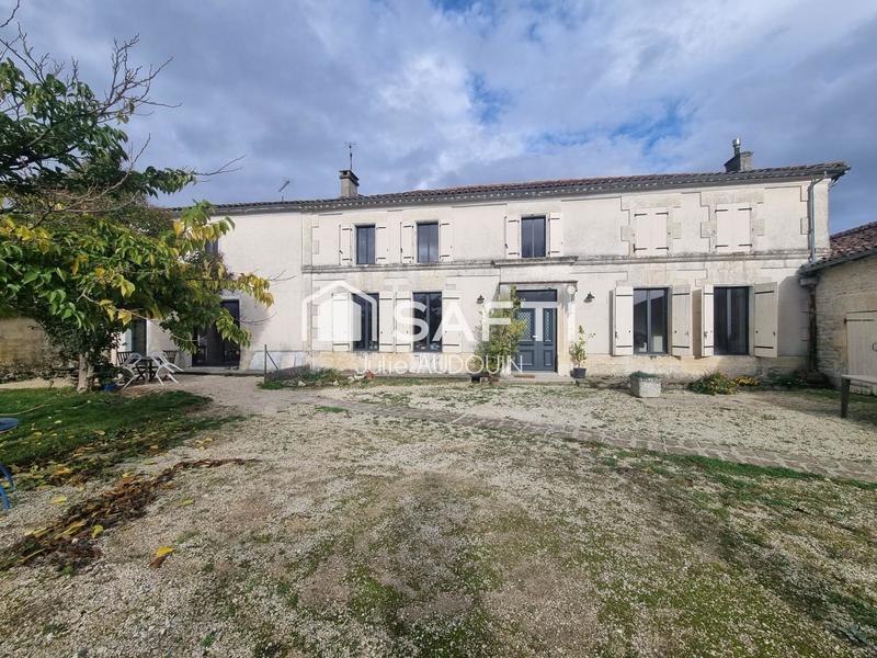 Maison - 240 m² - 9 pièces