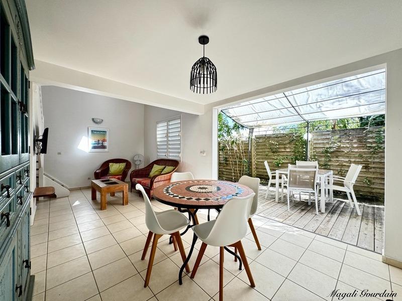 Propriété - 210 m² - 10 pièces