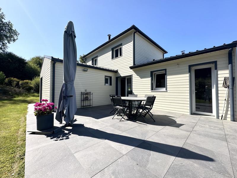 Maison - 101 m² - 5 pièces