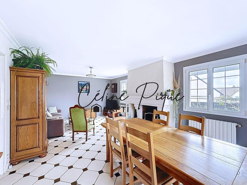 Maison - 111 m² - 5 pièces