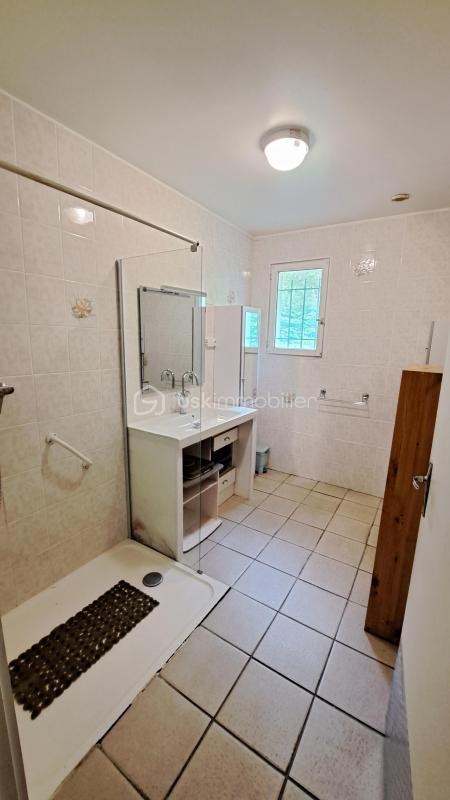 Maison traditionnelle - 181 m² - 7 pièces