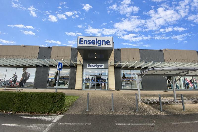 Local commercial - 806 m²