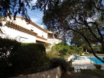 Villa - 270 m² - 6 pièces