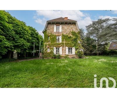 Maison - 240 m² - 10 pièces