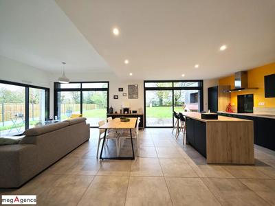 Maison - 110 m² - 4 pièces