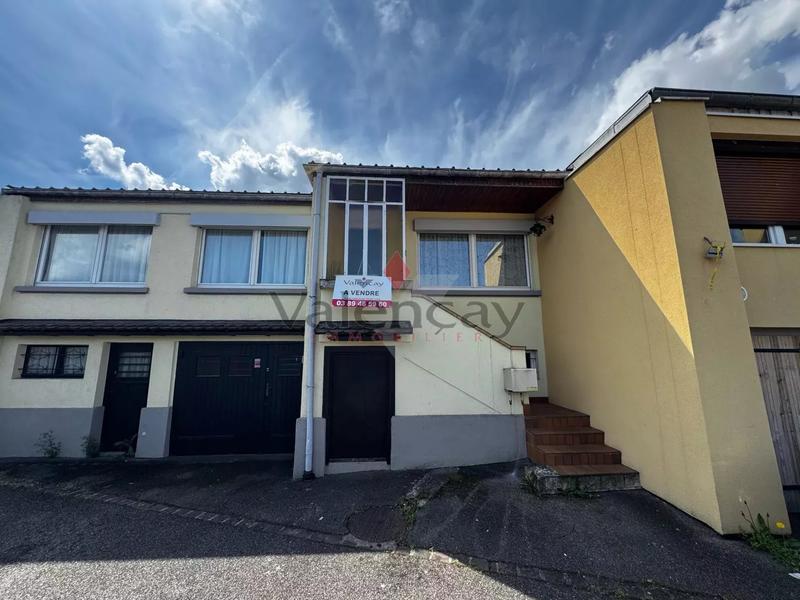 Maison jumelée - 101 m² - 5 pièces