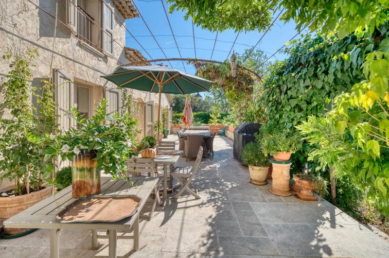 Villa - 330 m² - 5 pièces