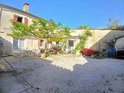 Maison en pierre - 102 m² - 3 pièces