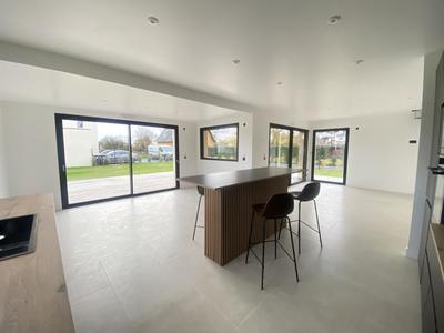 Maison - 163 m² - 5 pièces