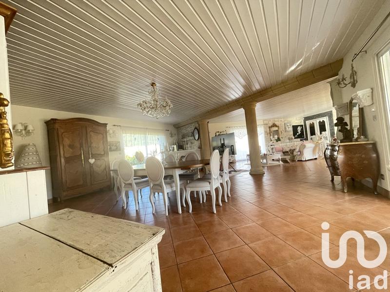 Maison - 240 m² - 5 pièces