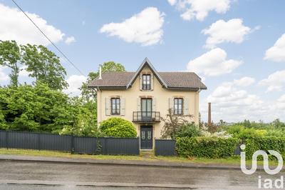 Maison - 211 m² - 8 pièces