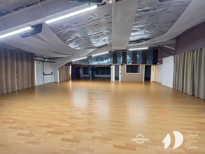 Local commercial - 160 m² - 1 pièce