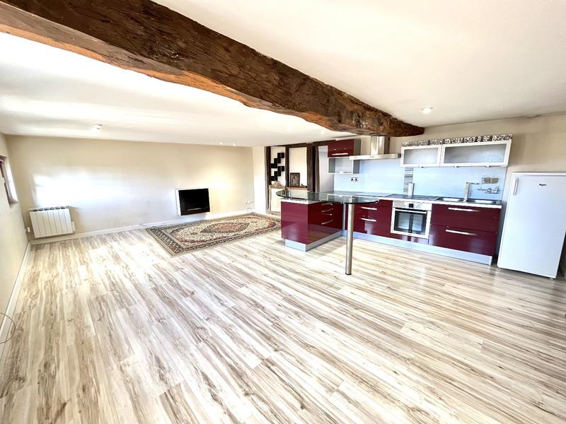 Appartement ancien - 90 m² - 4 pièces