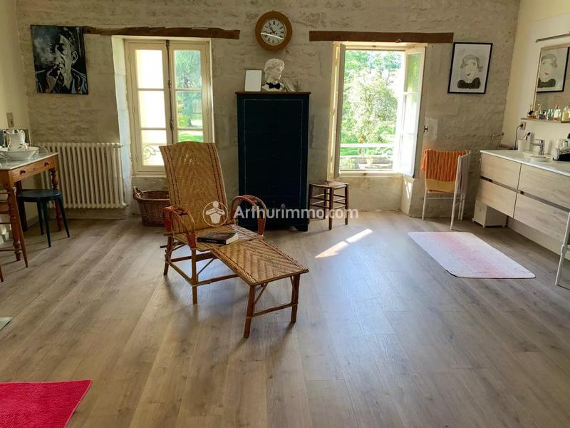 Maison - 300 m² - 8 pièces