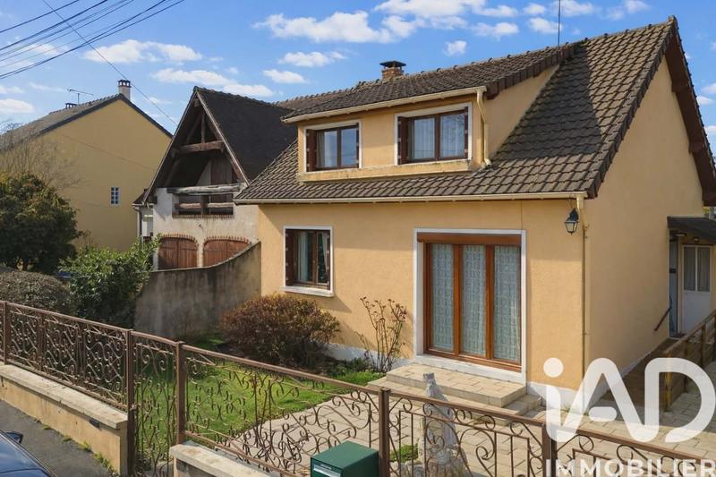 Maison - 90 m² - 5 pièces