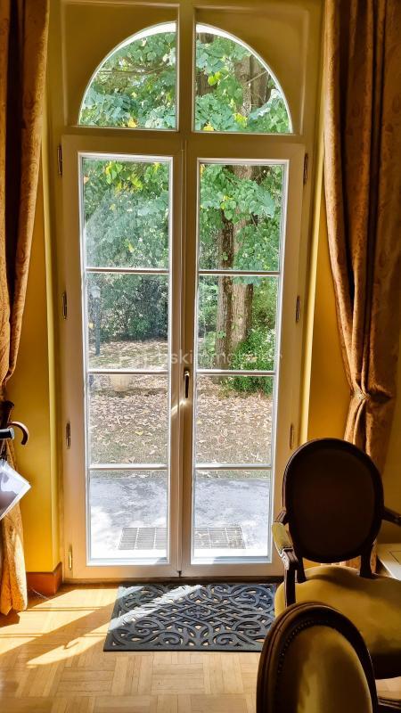 Maison - 214 m² - 8 pièces