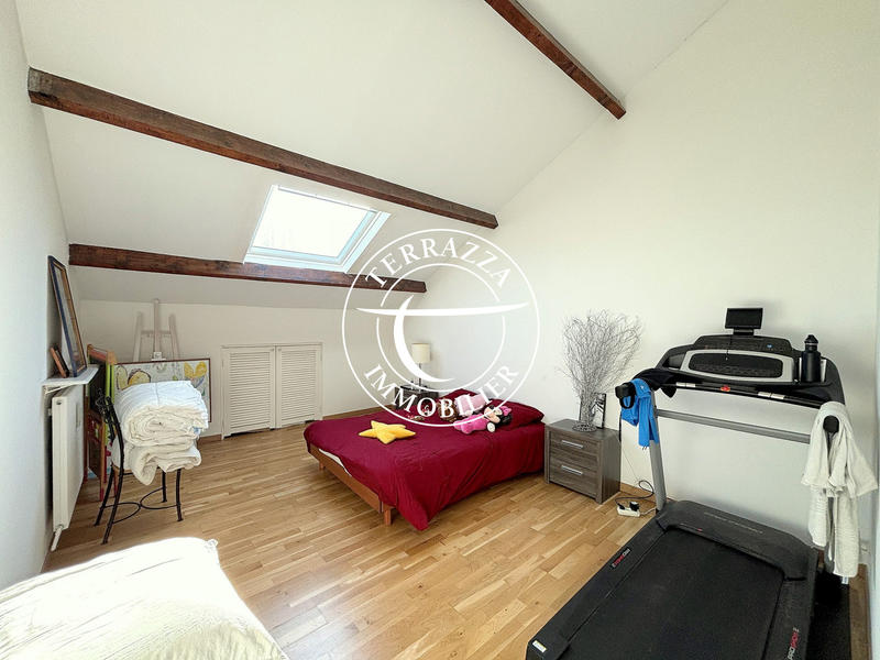 Duplex - 207 m² - 9 pièces