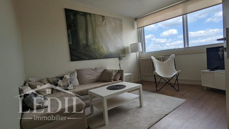 Appartement - 90 m² - 5 pièces