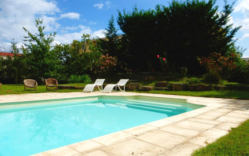 Propriété - 284 m² - 11 pièces