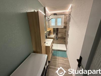 Chambre - 12 m² - 1 pièce