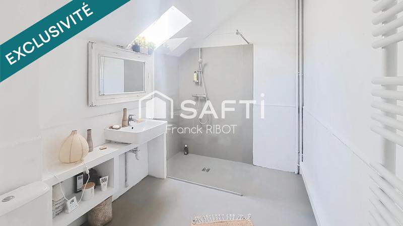 Maison - 283 m² - 10 pièces