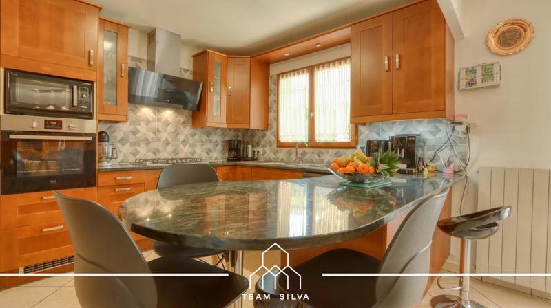 Maison - 115 m² - 6 pièces