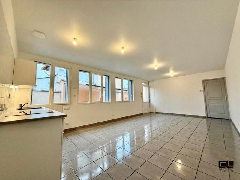 Immeuble - 286 m² - 18 pièces