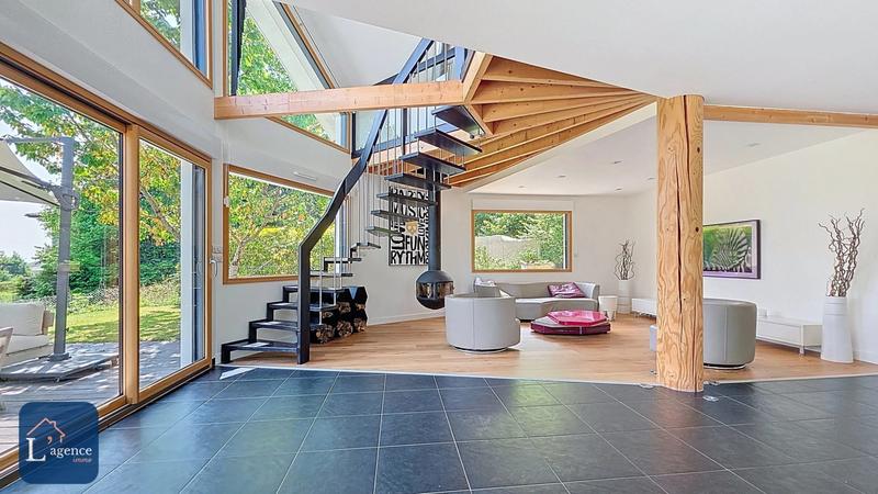 Maison - 231 m² - 6 pièces