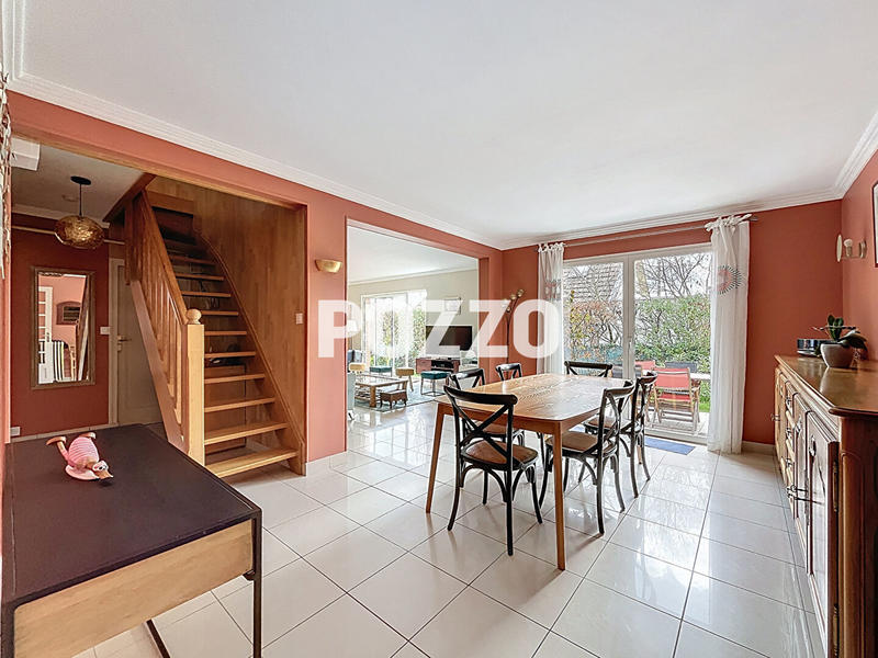 Maison - 166 m² - 6 pièces