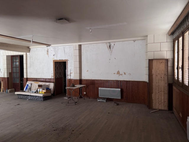 Maison - 390 m² - 9 pièces