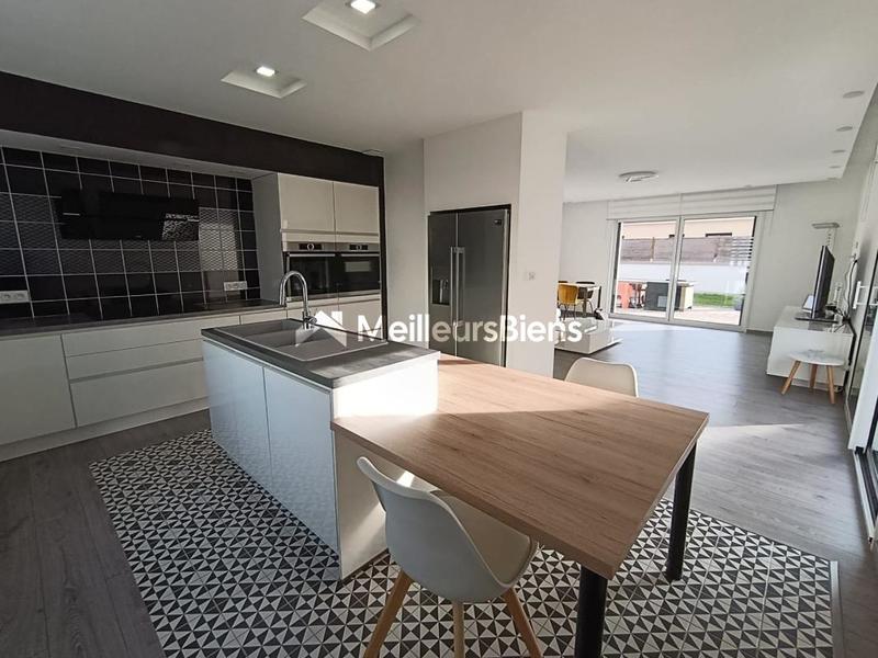 Maison - 120 m² - 4 pièces