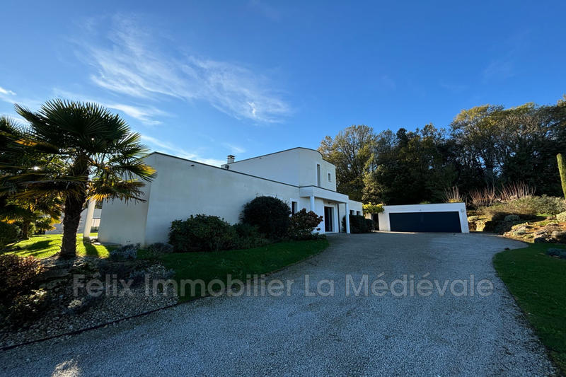 Villa - 255 m² - 5 pièces