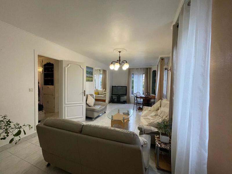 Maison - 255 m² - 9 pièces